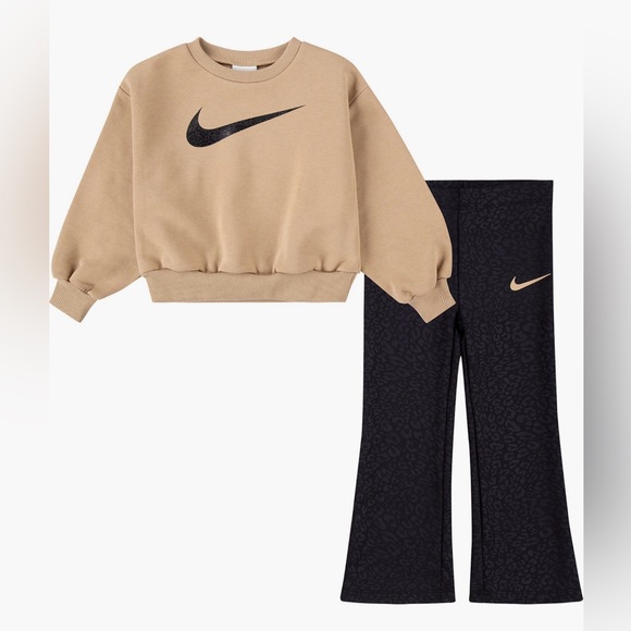 *New* Nike Crewneck Sweatshirt & Black Leopard Flare Pants Set Girls Size 4T - Picture 4 of 4